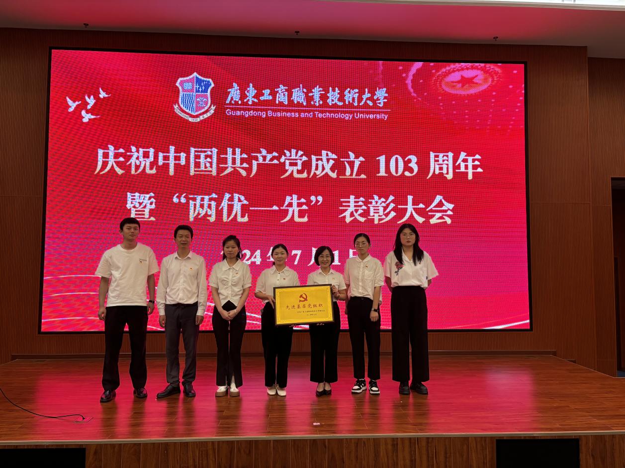 b498bf2516bb77e6eb73fde4d6fd744